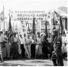 <1951, opposing ceasefire citizen rally day> Photo by NAK